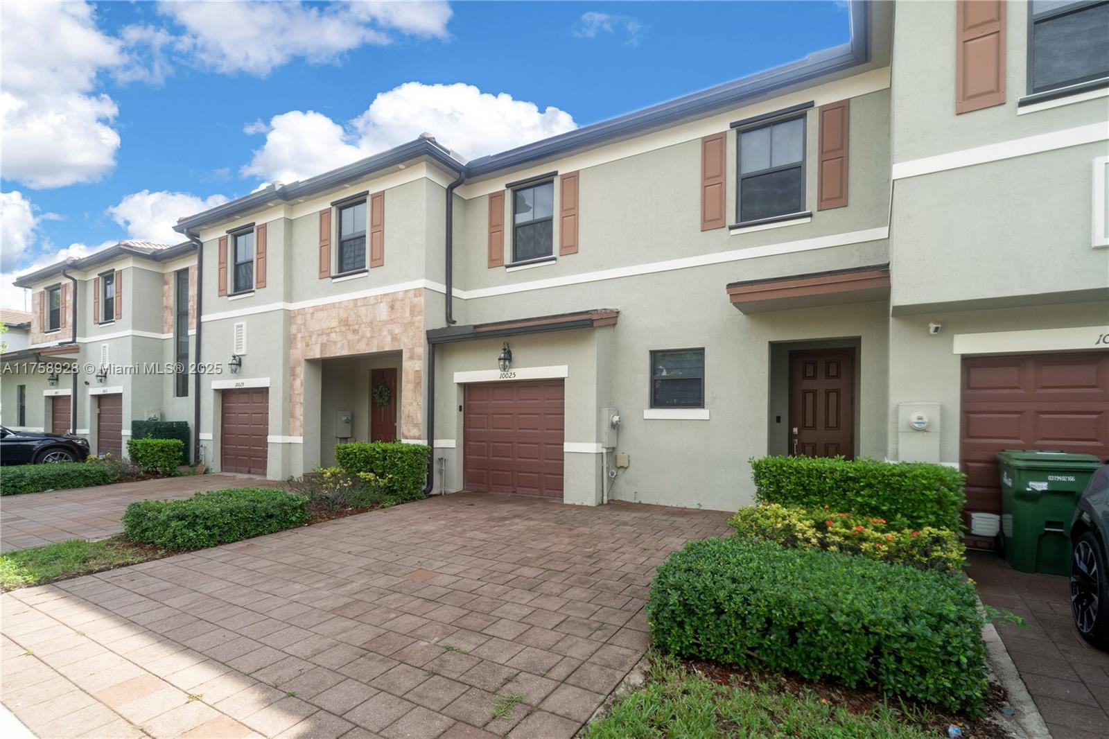 AQUABELLA SECTION ONE - Residential