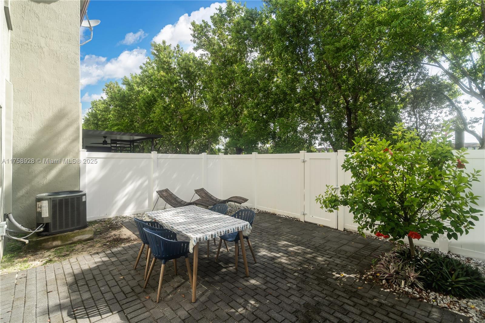 AQUABELLA SECTION ONE - Residential