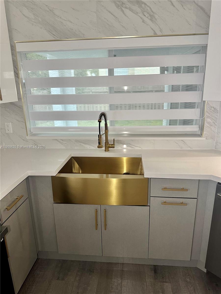 RIVER RUN GARDEN HOMES - Residential