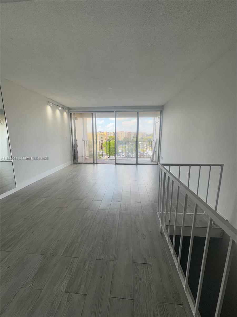 Spacious 2-bed, 1.5 bath condo in the heart of Fontainebleau! This bright unit offers an open floor plan, updated kitchen, and private balcony. Split bedrooms provide privacy, each with generous closet space. Enjoy resort-style amenities including pool, tennis courts, gym, and clubhouse. Centrally located near FIU, Miami International Airport, Dolphin Mall, major highways, and top dining/shopping.