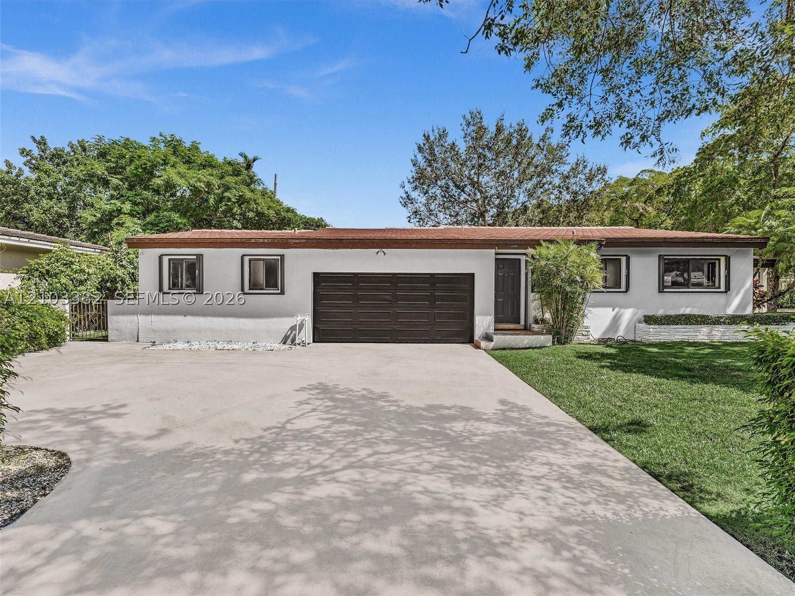 1545 Mantua Ave