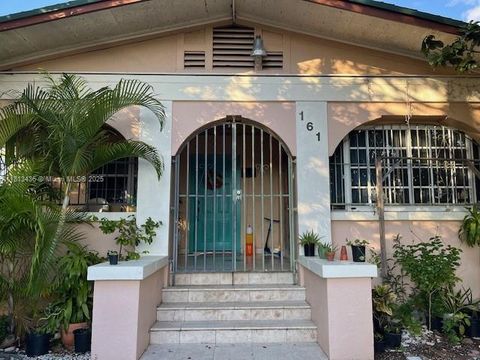 161 NW 35th St House Miami FL 33127