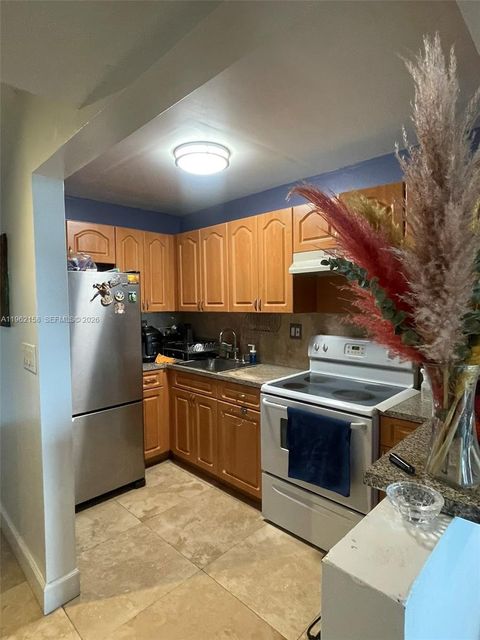 12500 NE 15th Ave 512 North Miami FL 33161