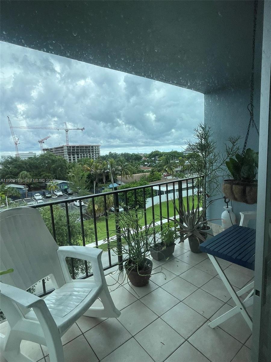 THREE HORIZONS EAST CONDO - Residential