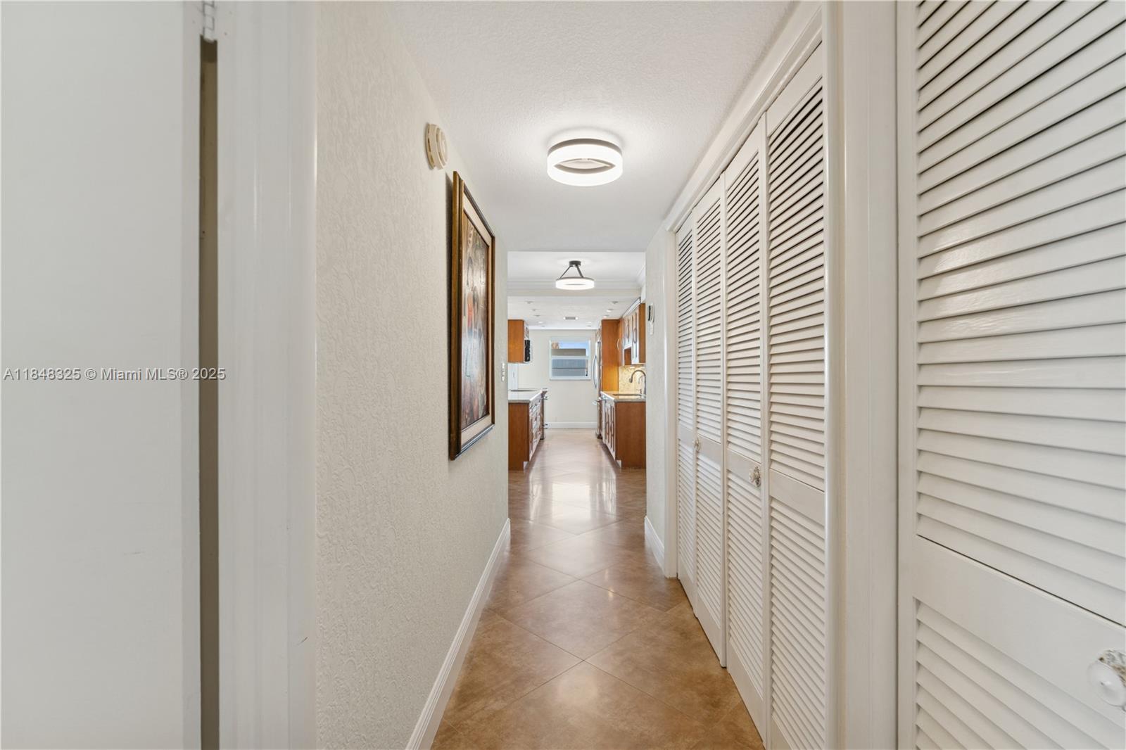 1160 Hillsboro Mile 901