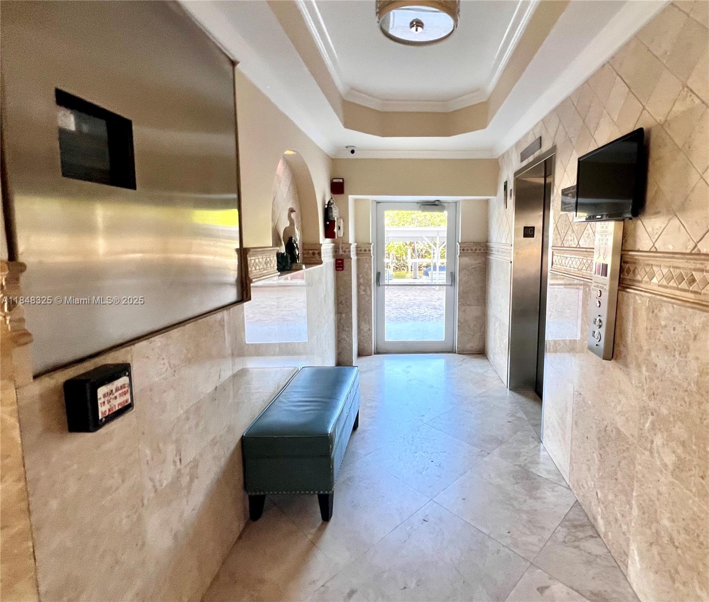 HILLSBORO ISLAND HOUSE - Residential