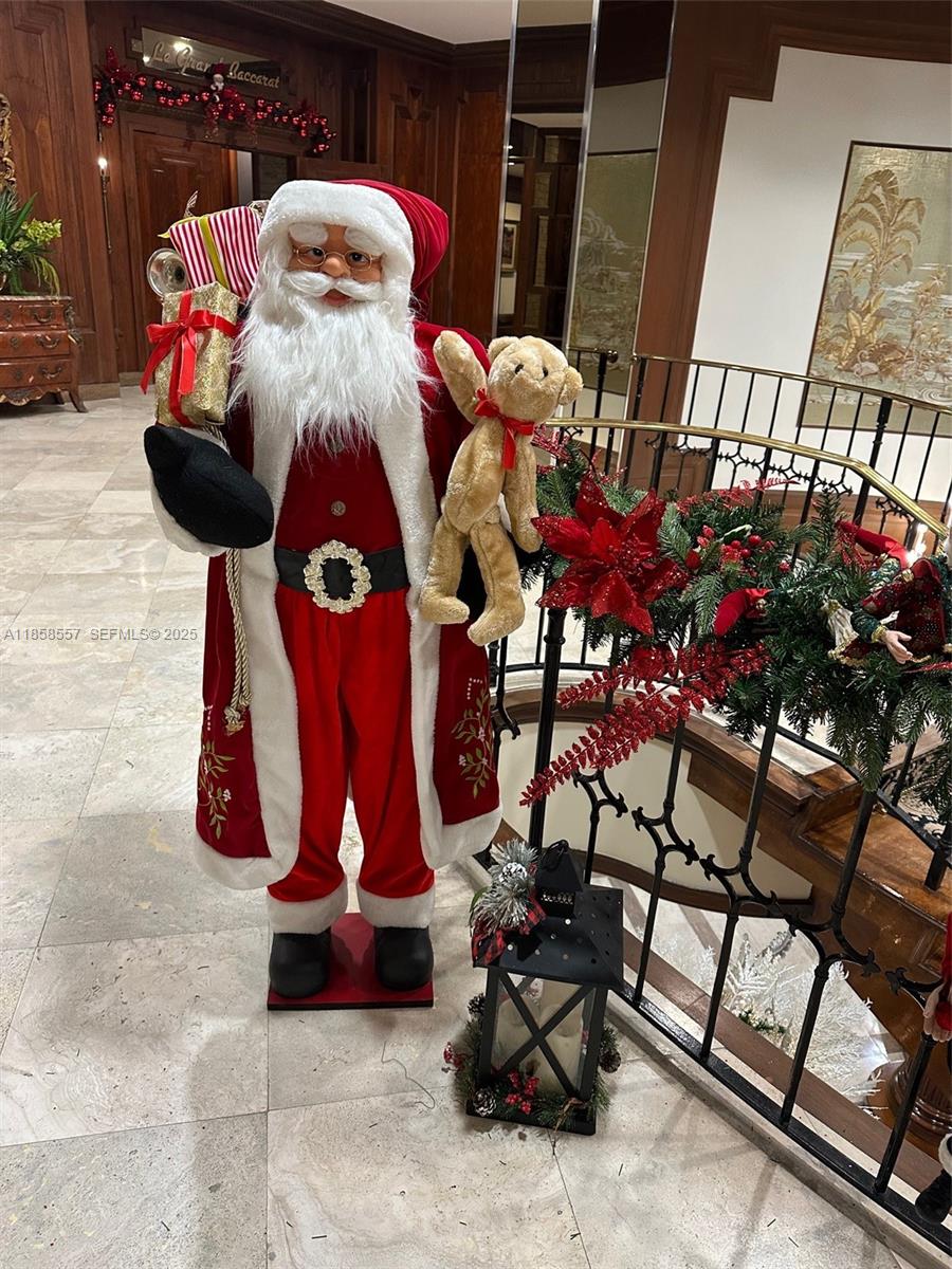 6039 Collins Ave 505