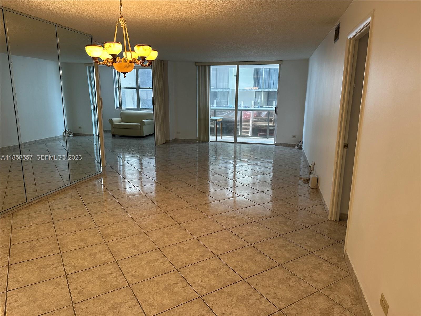 6039 Collins Ave 505