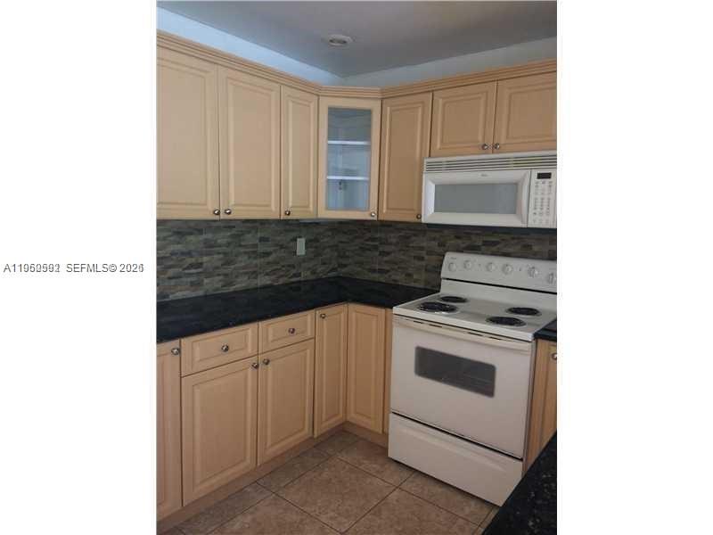 VILLAGE OF KINGS CREEK CO - Residential