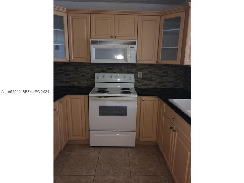 VILLAGE OF KINGS CREEK CO - Residential