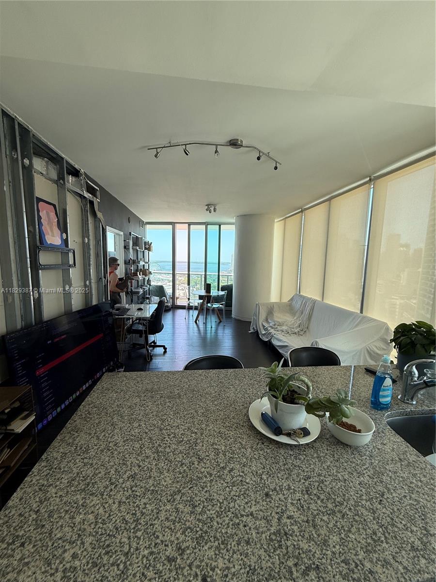 MARINABLUE CONDO - Residential