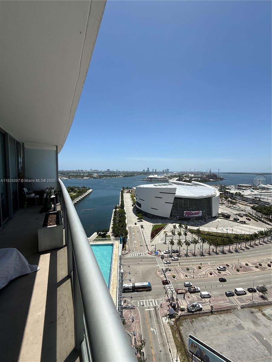 888 Biscayne Blvd 2201