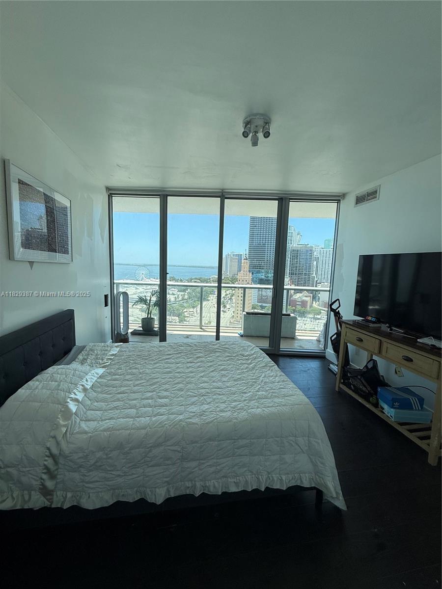 MARINABLUE CONDO - Residential