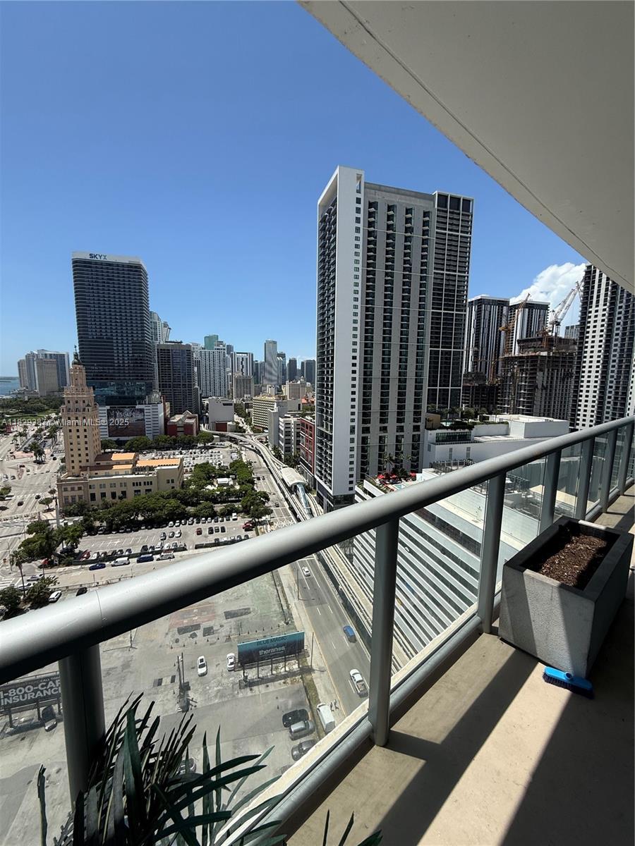 888 Biscayne Blvd 2201