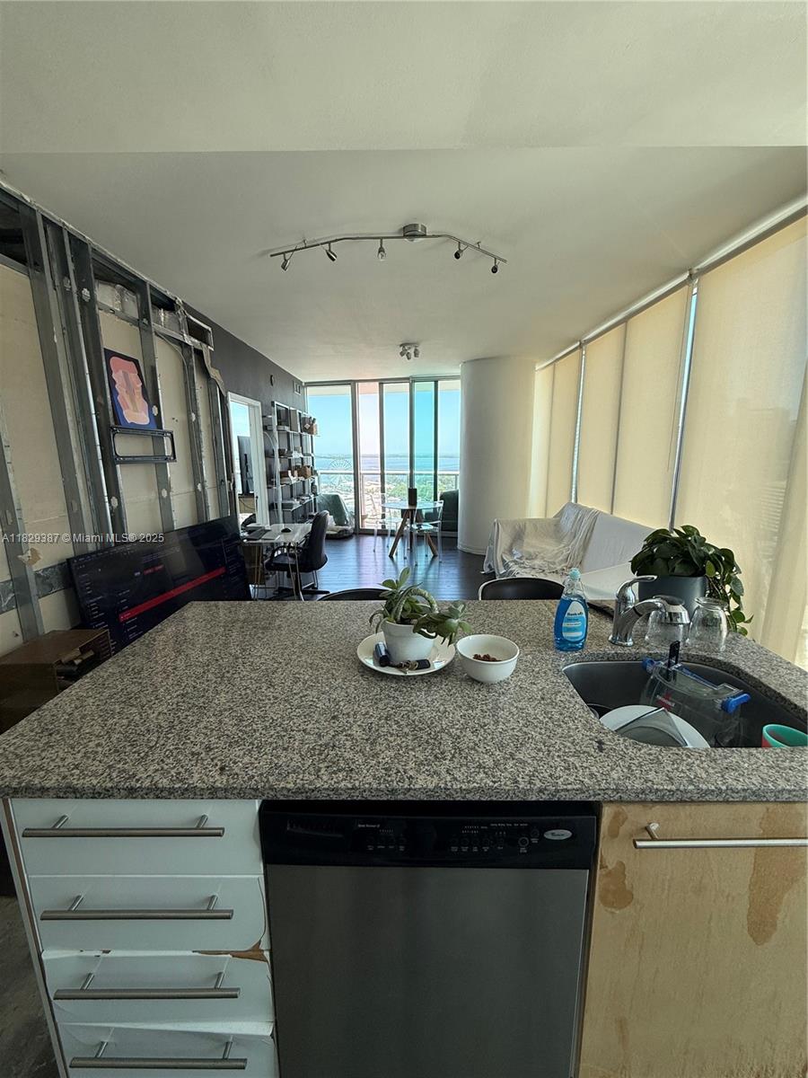 MARINABLUE CONDO - Residential