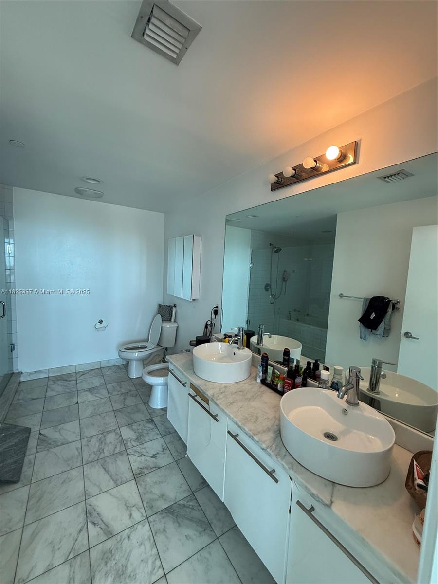 MARINABLUE CONDO - Residential