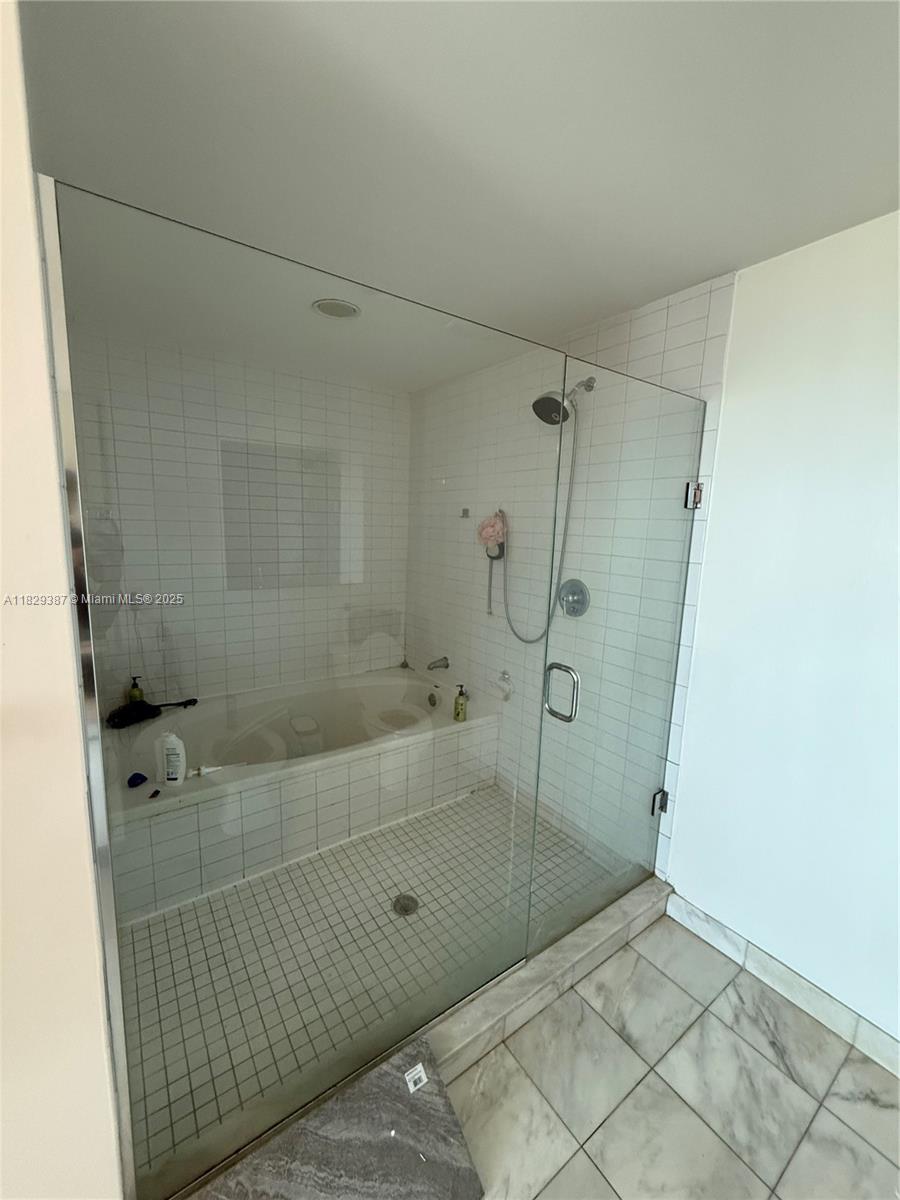 MARINABLUE CONDO - Residential