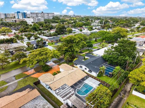 Photo of 763 S Rainbow Dr, Hollywood, FL 33021 (MLS # A11995748)