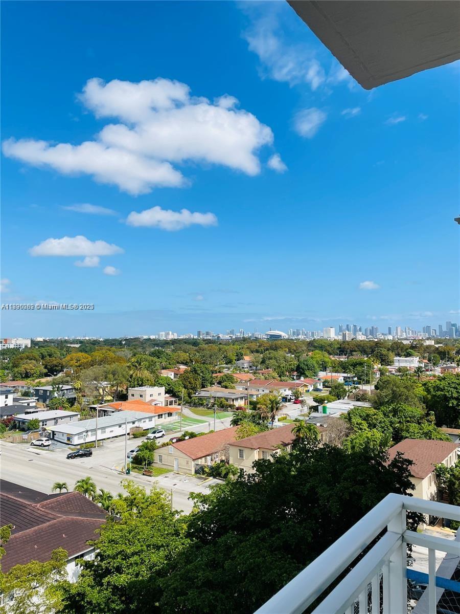 DOUGLAS GRAND CONDO - Residential