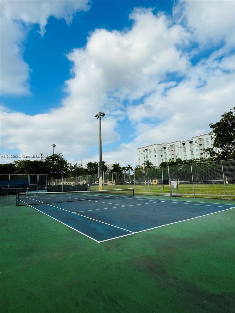 DOUGLAS GRAND CONDO - Residential