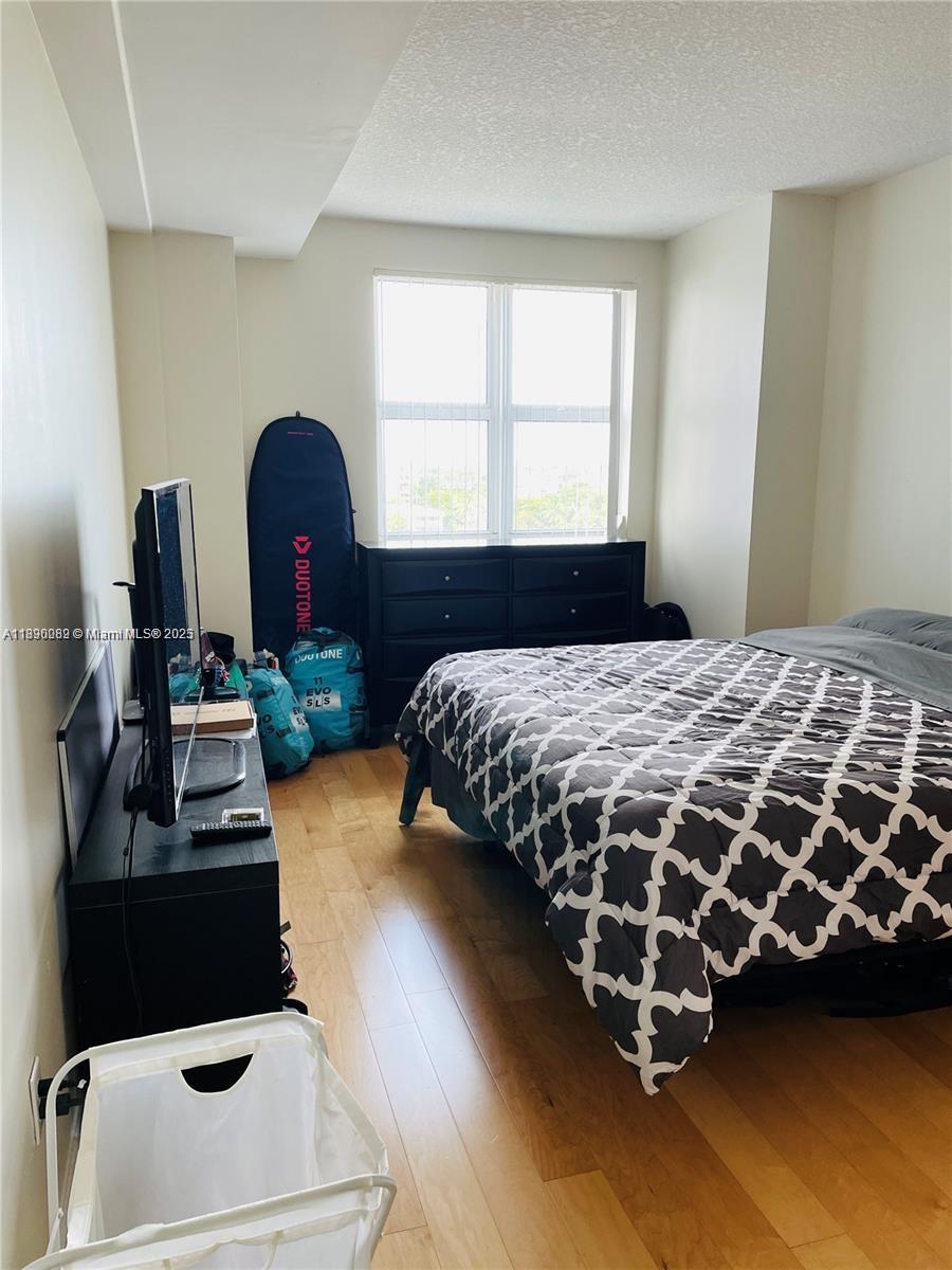 DOUGLAS GRAND CONDO - Residential