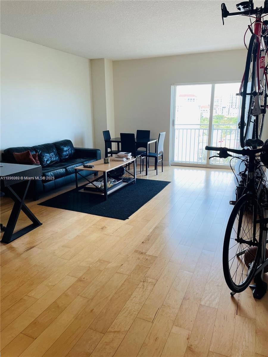 DOUGLAS GRAND CONDO - Residential