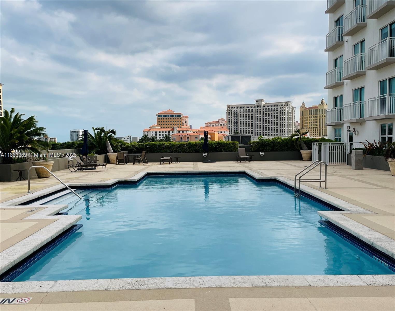 DOUGLAS GRAND CONDO - Residential