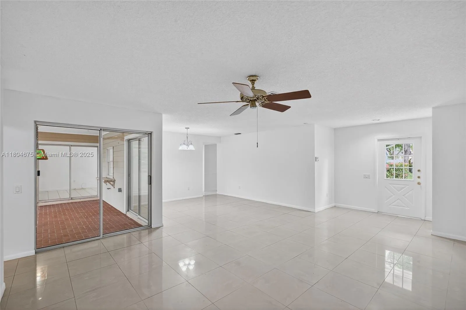 Miami, Florida 33186, United States, 3 Bedrooms Bedrooms, ,2 BathroomsBathrooms,Residential,Active,131747