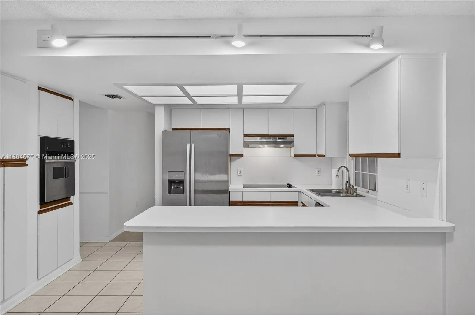 Miami, Florida 33186, United States, 3 Bedrooms Bedrooms, ,2 BathroomsBathrooms,Residential,Active,131747