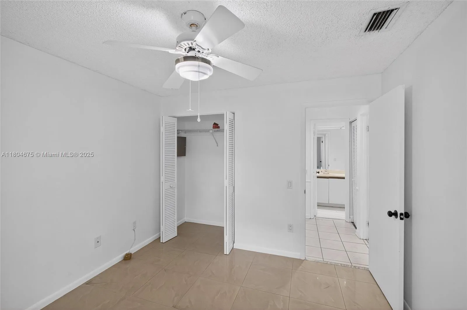 Miami, Florida 33186, United States, 3 Bedrooms Bedrooms, ,2 BathroomsBathrooms,Residential,Active,131747
