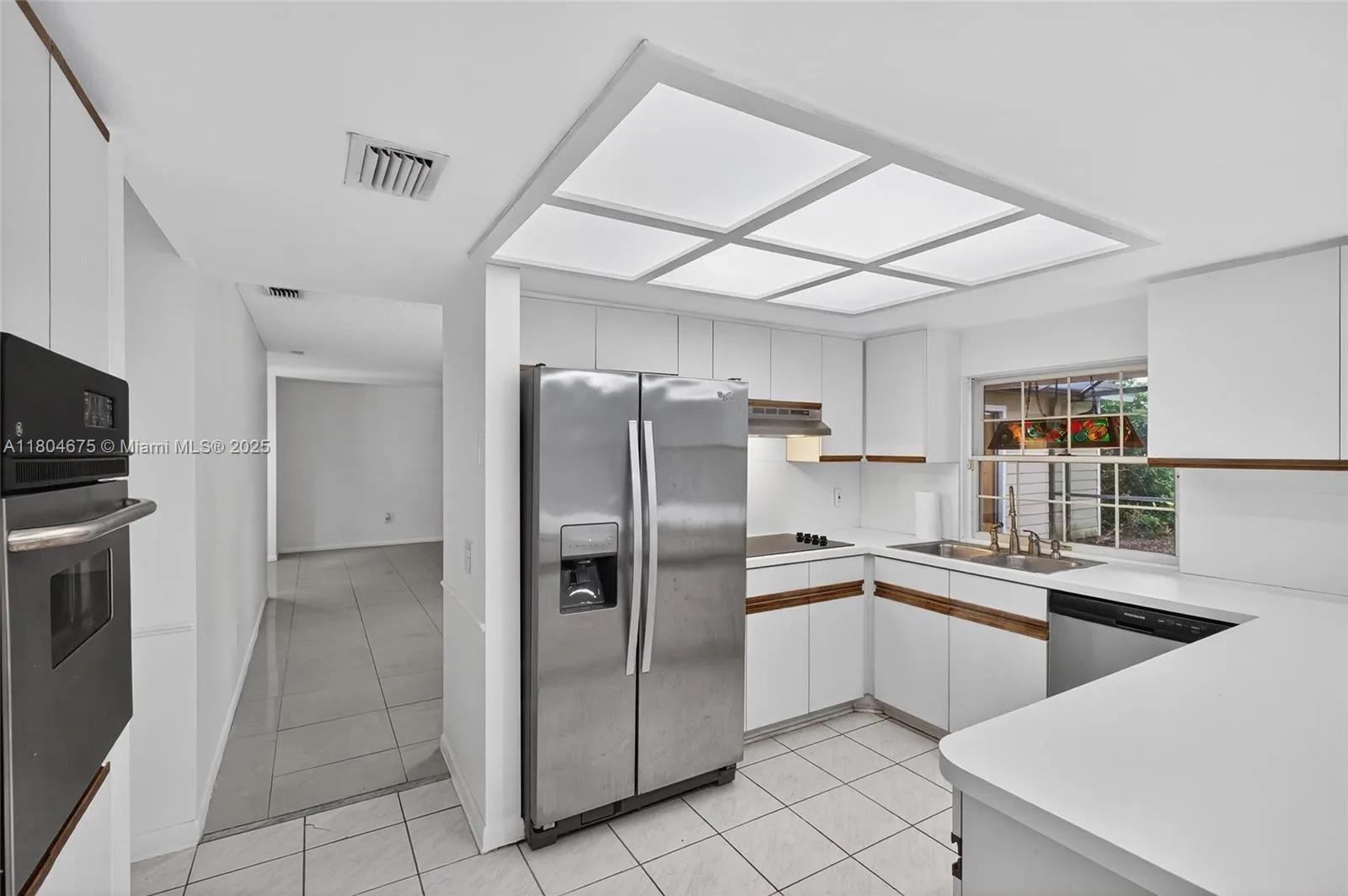 Miami, Florida 33186, United States, 3 Bedrooms Bedrooms, ,2 BathroomsBathrooms,Residential,Active,131747