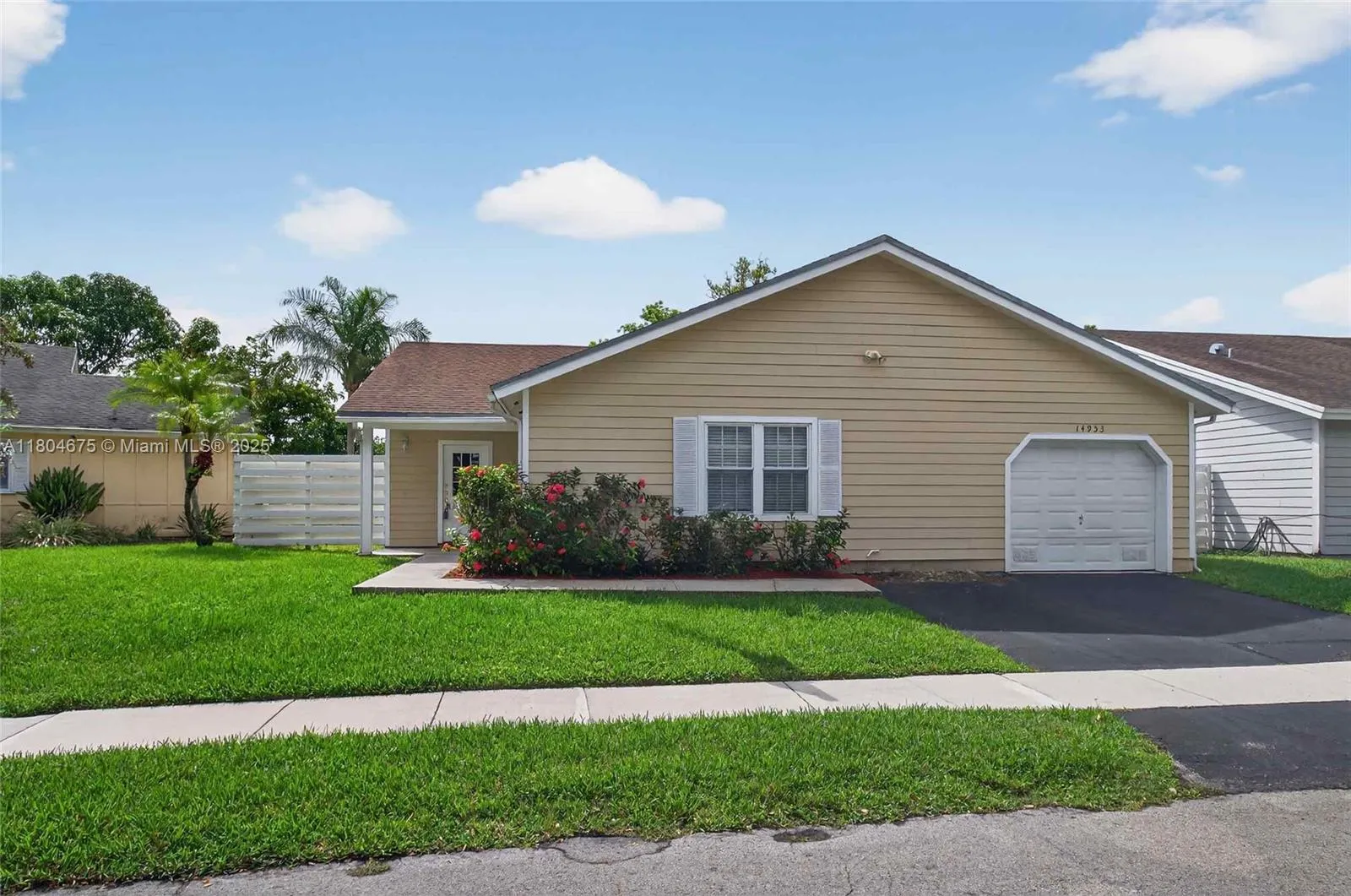 Miami, Florida 33186, United States, 3 Bedrooms Bedrooms, ,2 BathroomsBathrooms,Residential,Active,131747