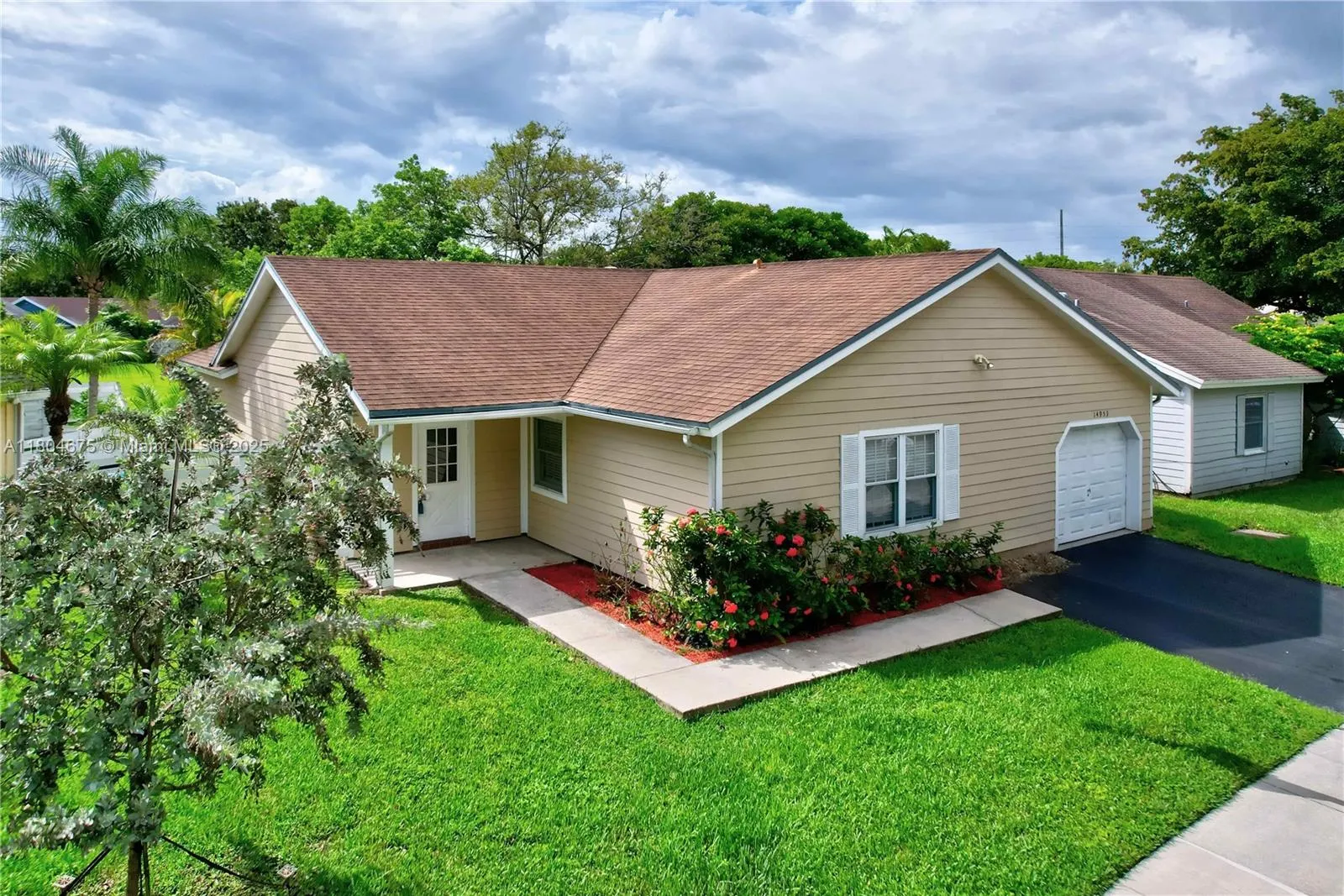 Miami, Florida 33186, United States, 3 Bedrooms Bedrooms, ,2 BathroomsBathrooms,Residential,Active,131747