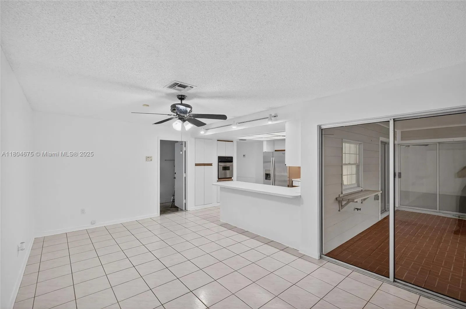 Miami, Florida 33186, United States, 3 Bedrooms Bedrooms, ,2 BathroomsBathrooms,Residential,Active,131747