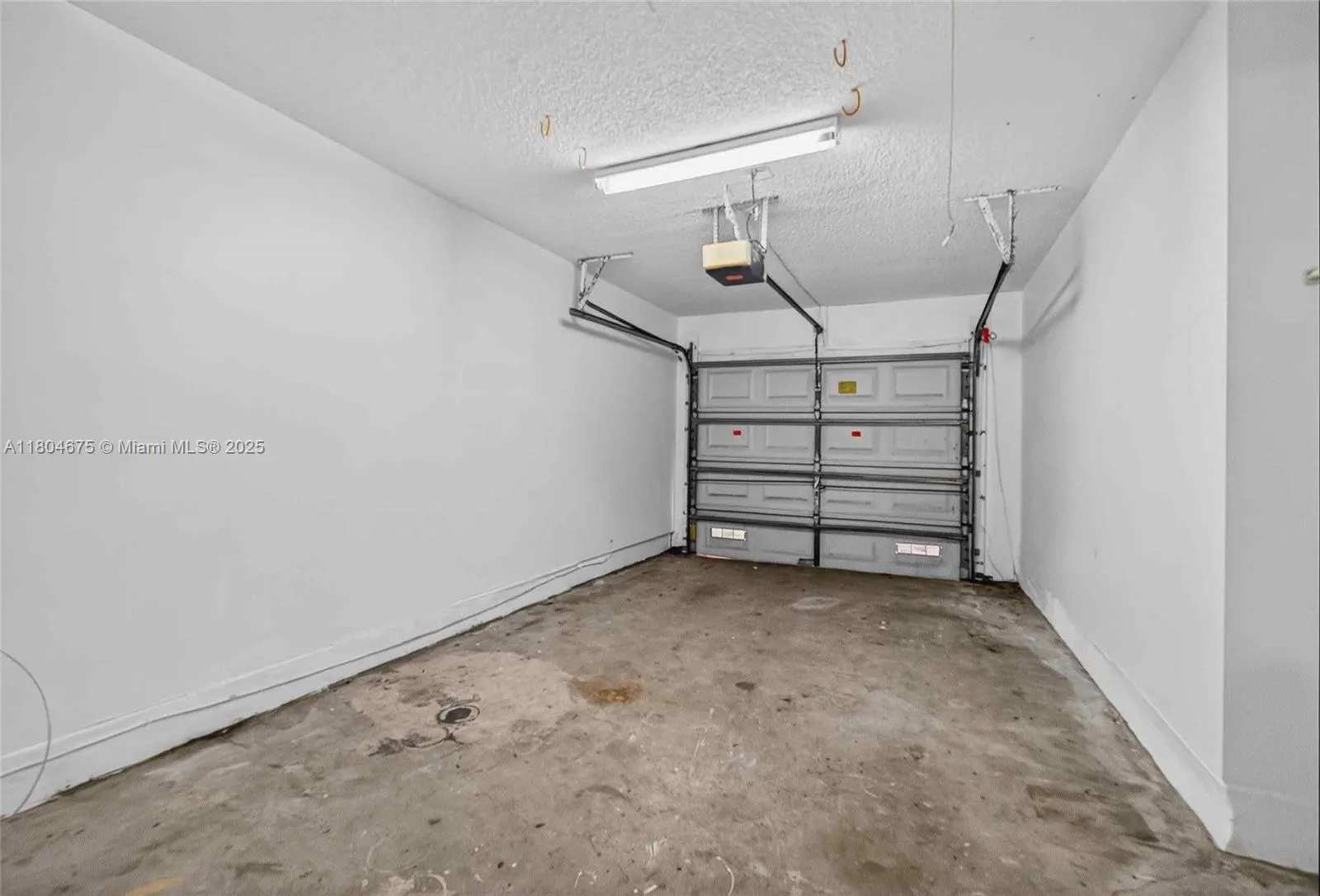 Miami, Florida 33186, United States, 3 Bedrooms Bedrooms, ,2 BathroomsBathrooms,Residential,Active,131747