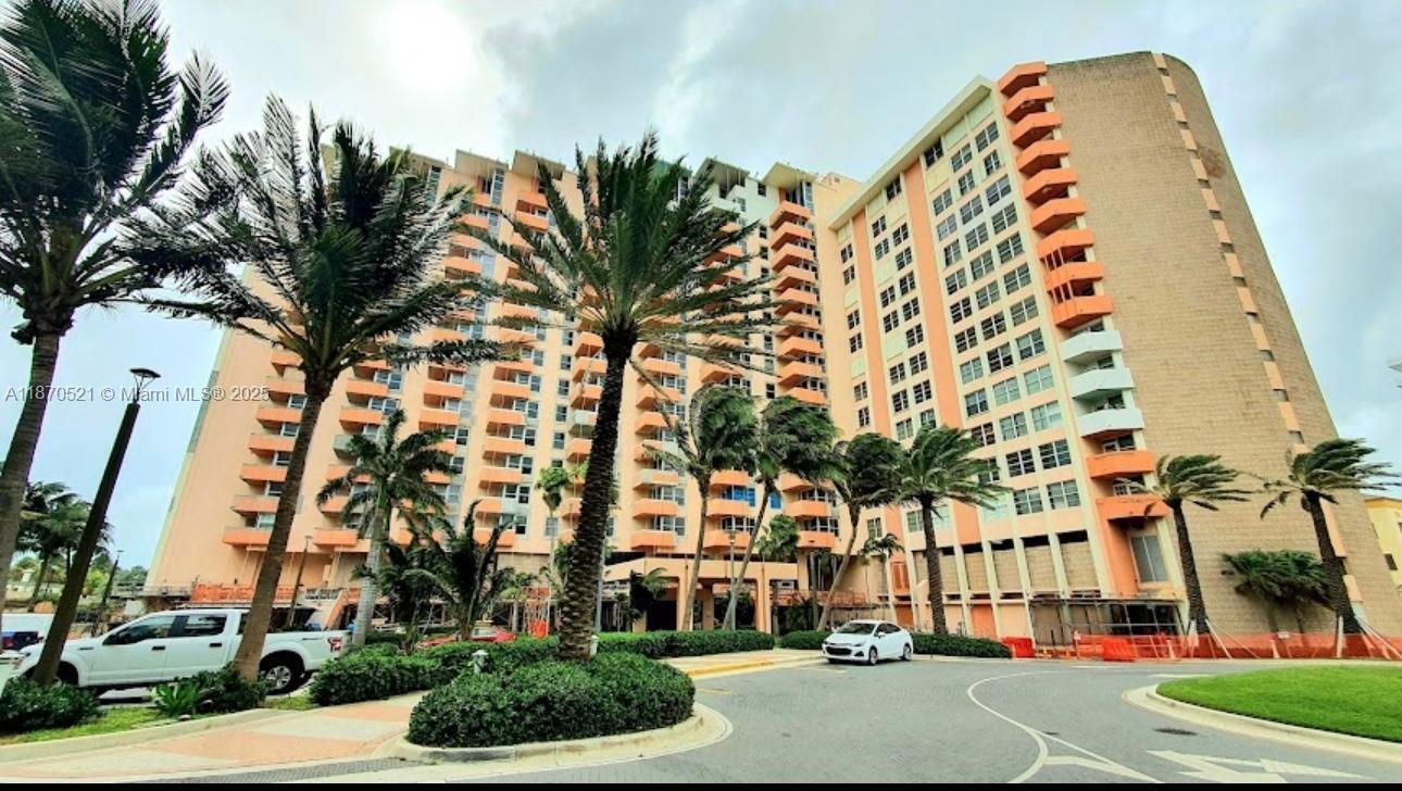 TRITON TOWER CONDO - Residential