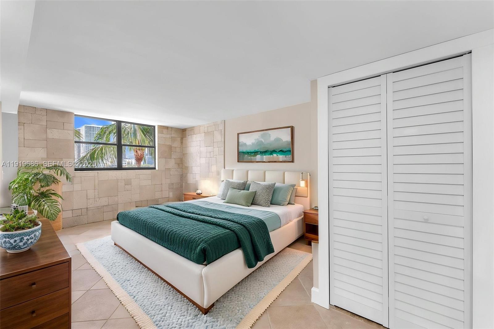 VENETIAN ISLE CONDO - Residential