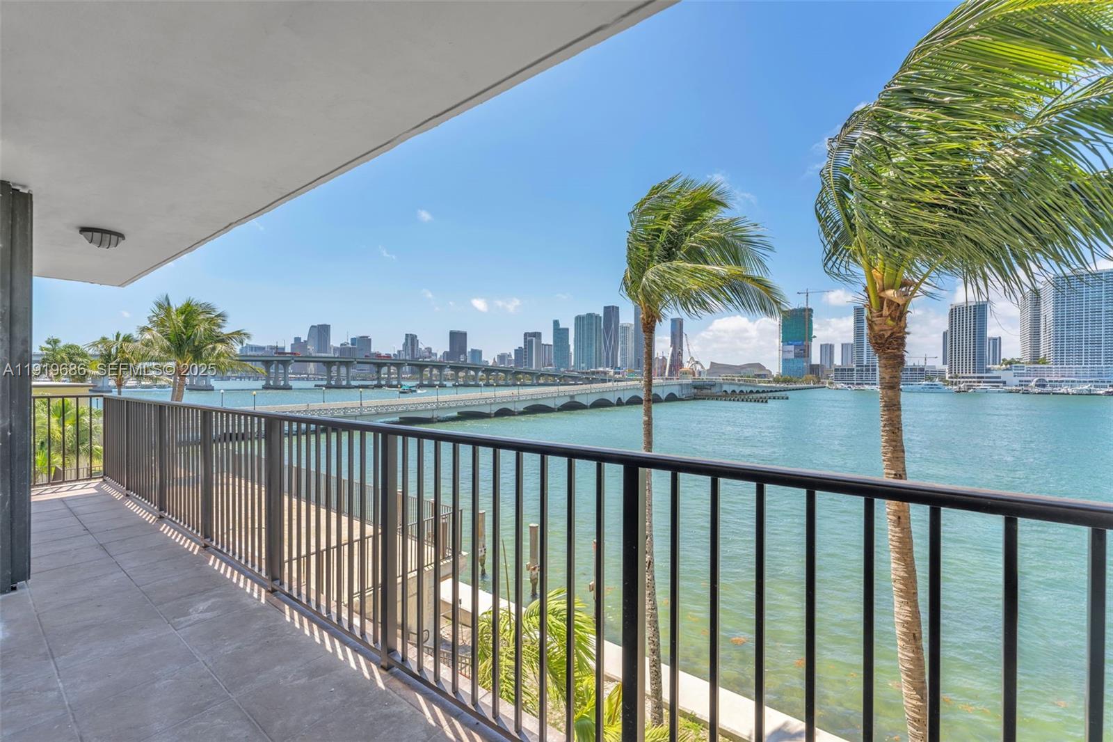VENETIAN ISLE CONDO - Residential