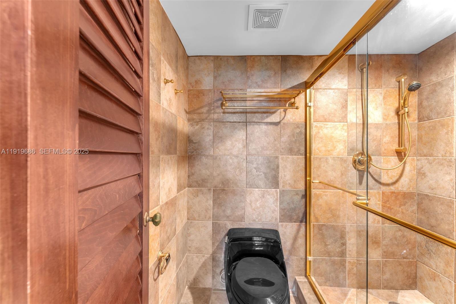 VENETIAN ISLE CONDO - Residential