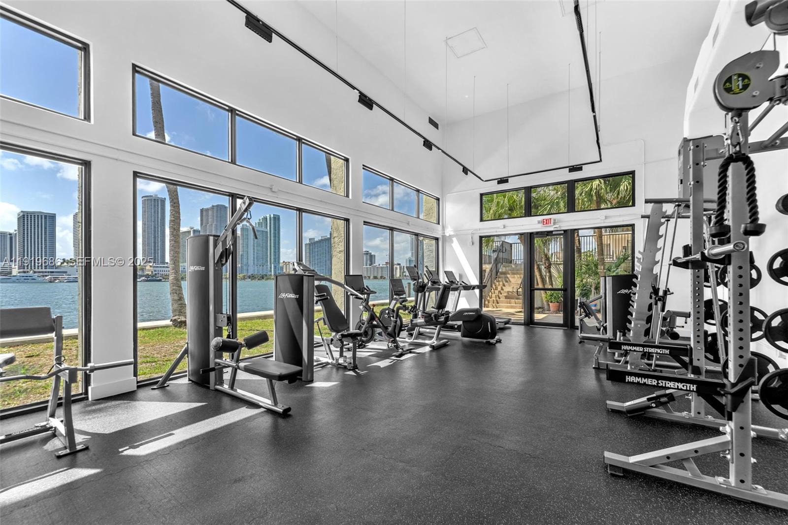 VENETIAN ISLE CONDO - Residential