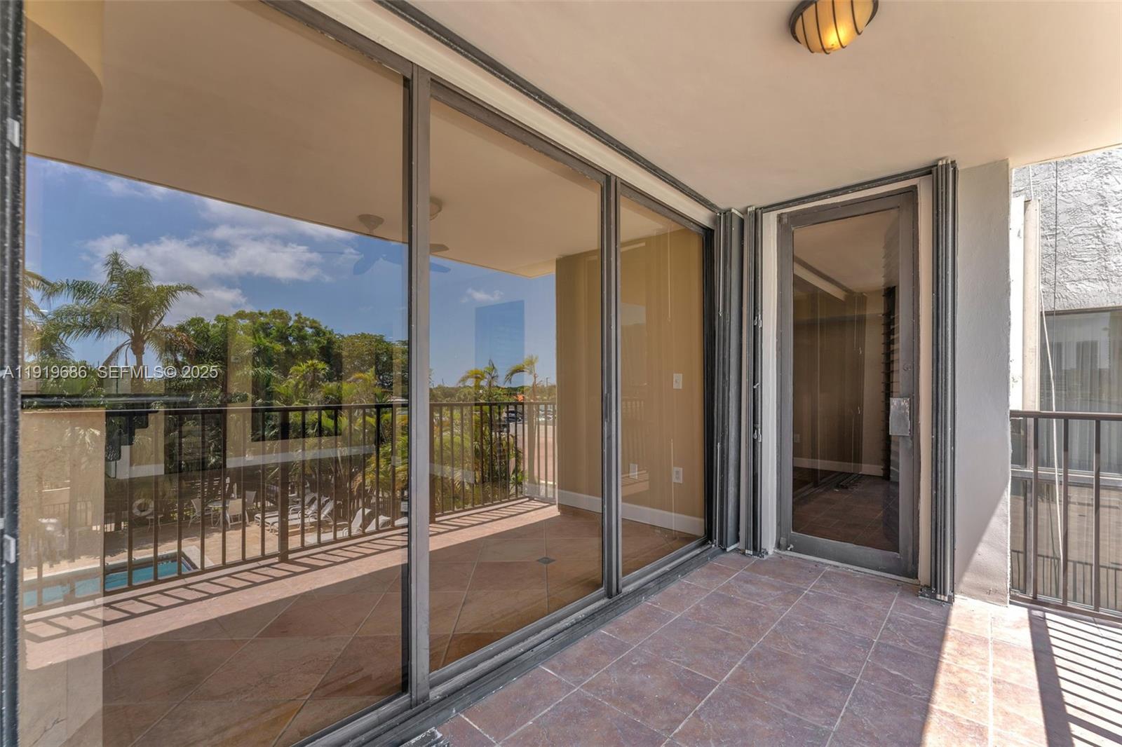 VENETIAN ISLE CONDO - Residential