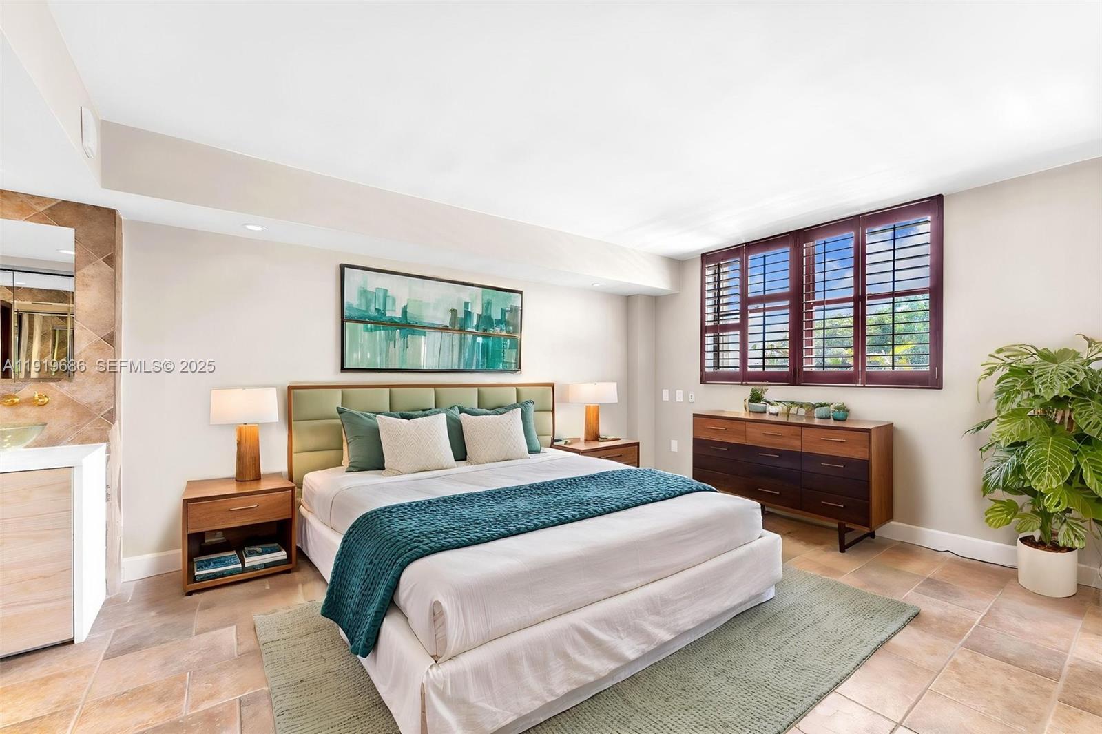 VENETIAN ISLE CONDO - Residential