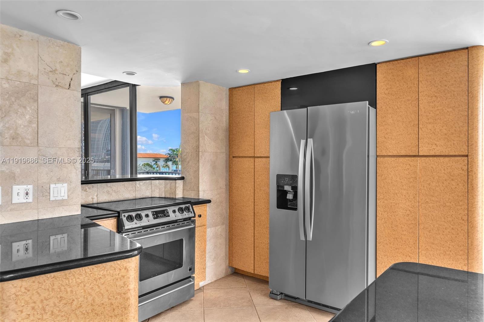 VENETIAN ISLE CONDO - Residential