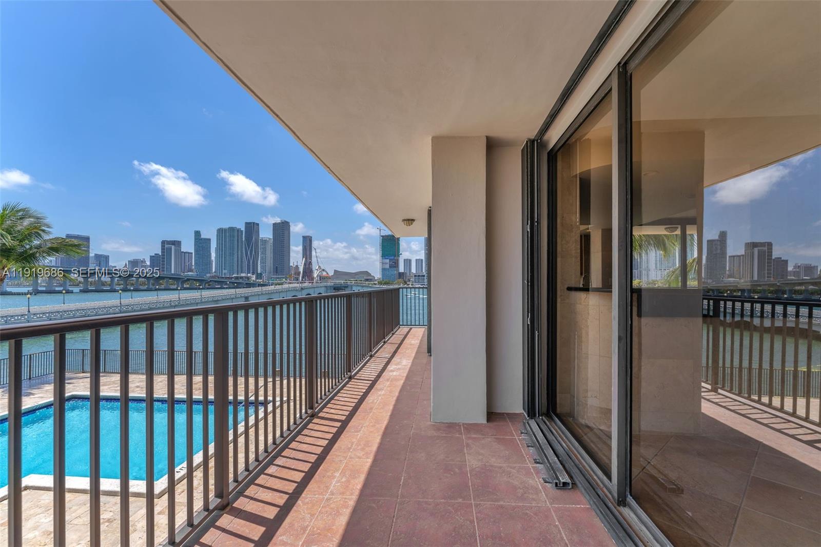 VENETIAN ISLE CONDO - Residential