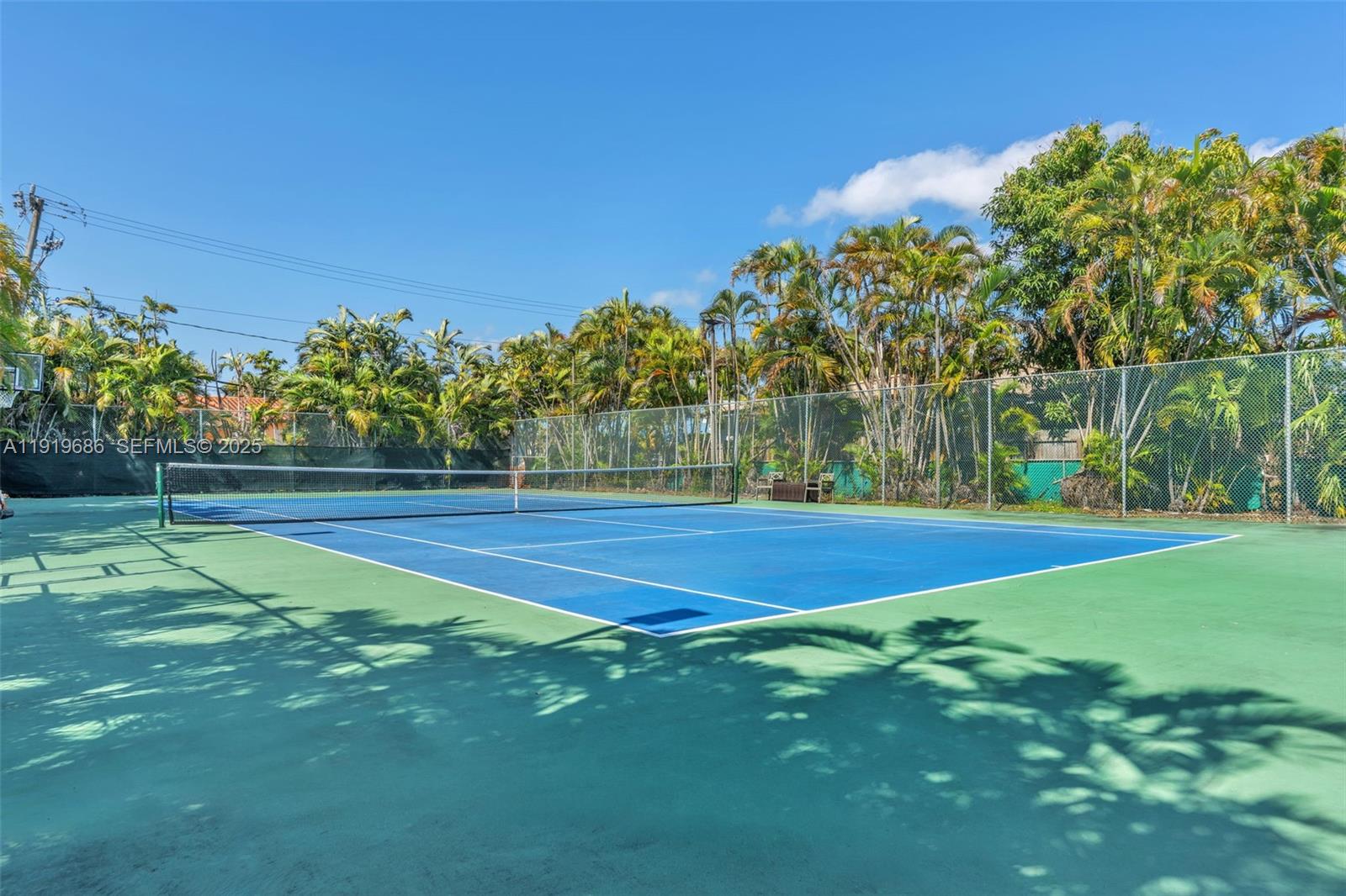 VENETIAN ISLE CONDO - Residential