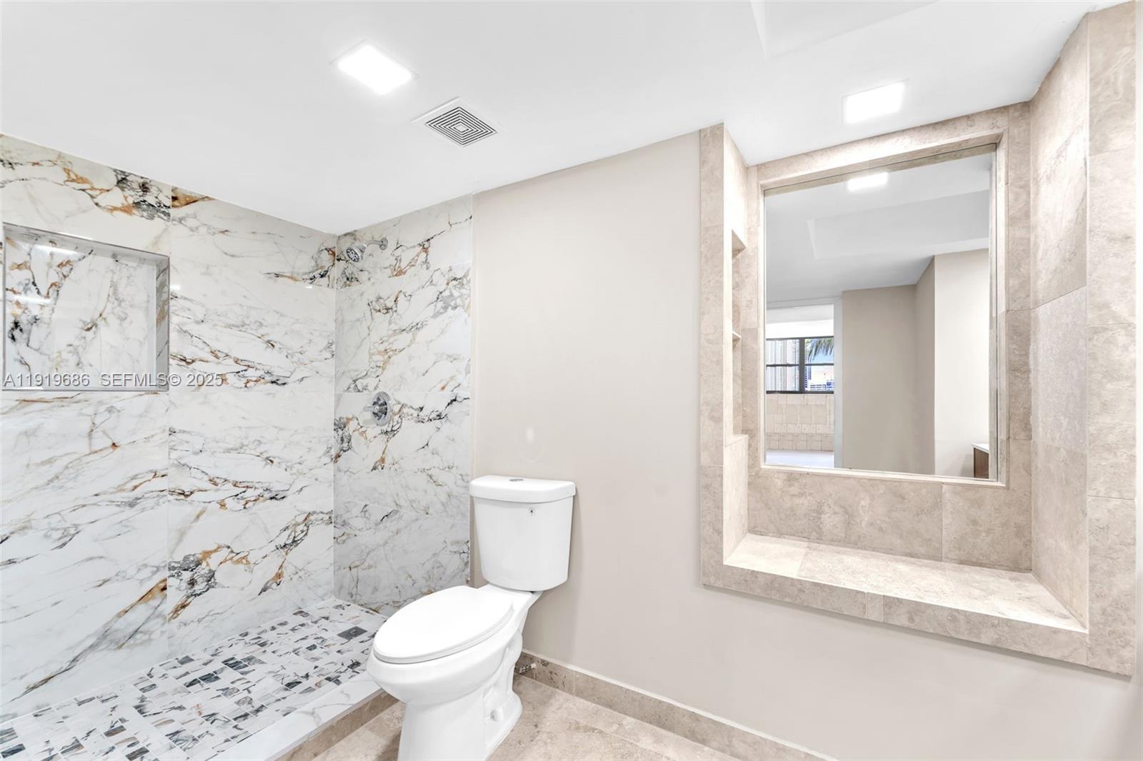 VENETIAN ISLE CONDO - Residential