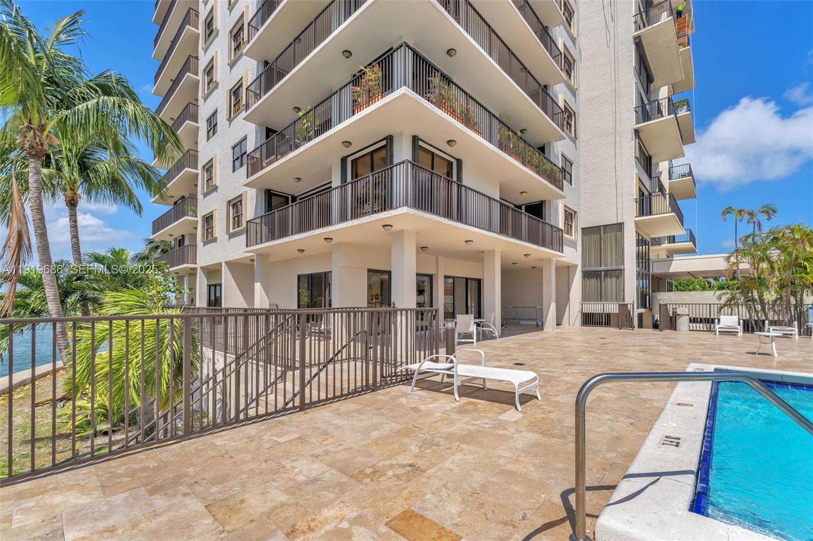 VENETIAN ISLE CONDO - Residential