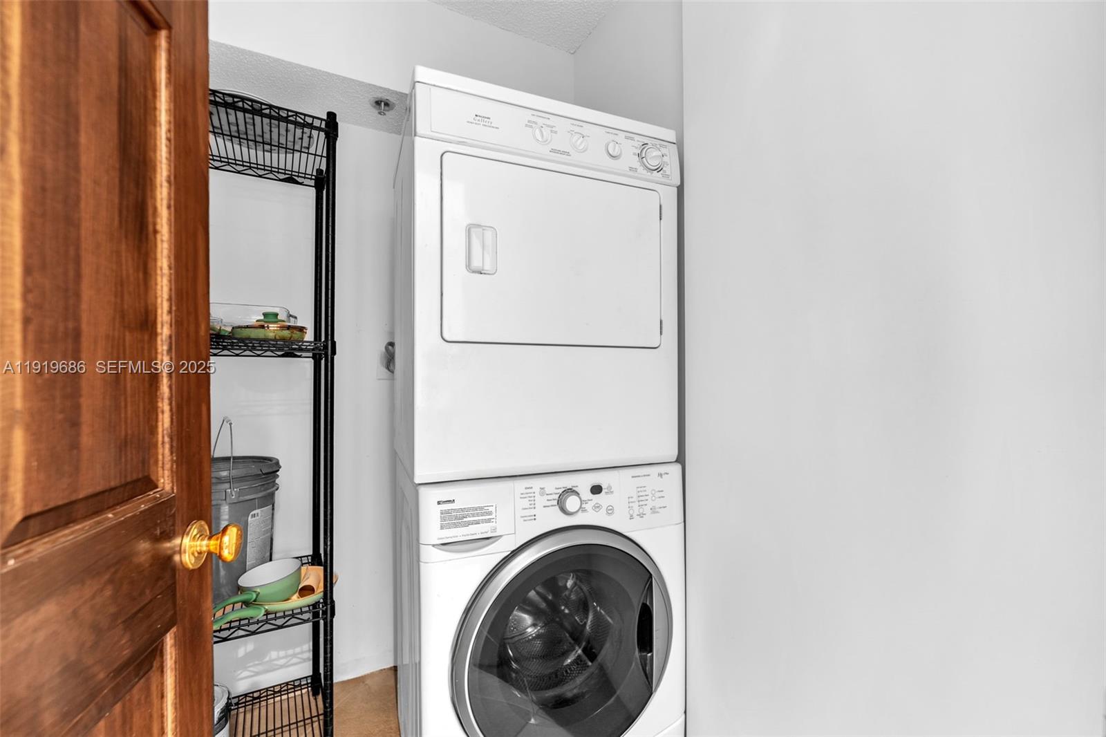 VENETIAN ISLE CONDO - Residential