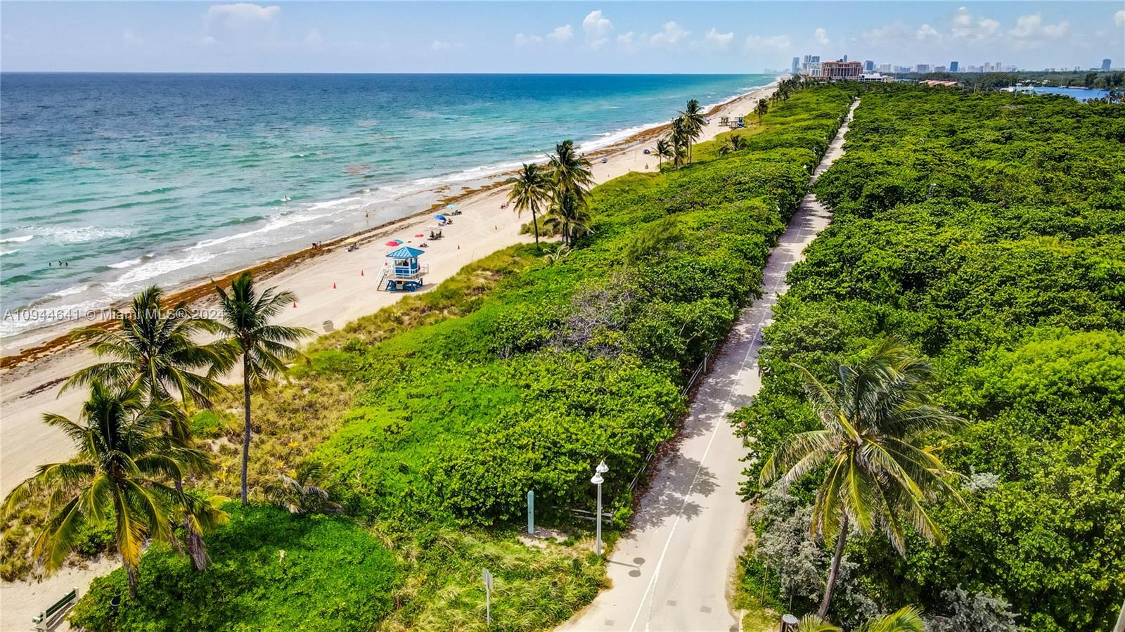 HOLLYWOOD CENTRAL REACH - Residential Lease