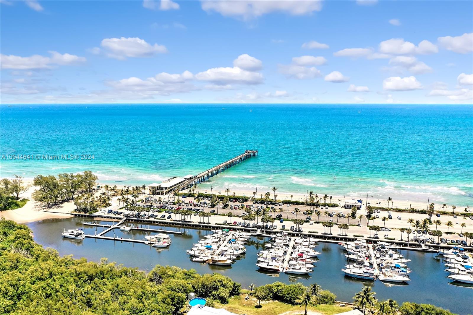 HOLLYWOOD CENTRAL REACH - Residential Lease